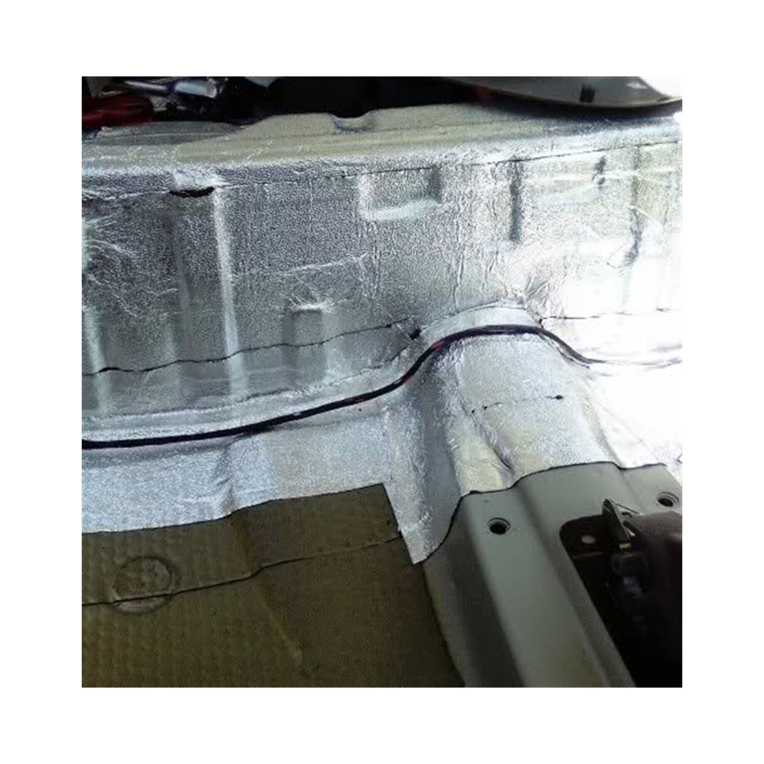 Yeshills Ses Yalıtım Şiltesi Folyolu 9 mm Kendinden Yapışkanlı 120x50 Cm Görsel 5